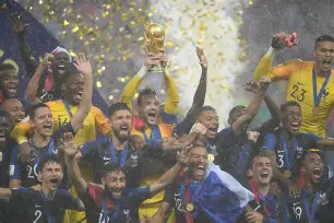 法国队连胜上届冠军,勇夺国际赛冠军是谁